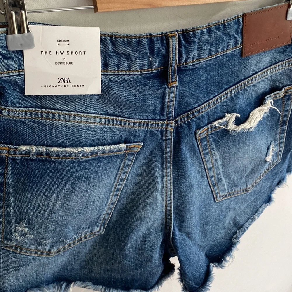 (A6) Zara signature denim The high waist short and Vesti‎ blue, Size 6, NWT